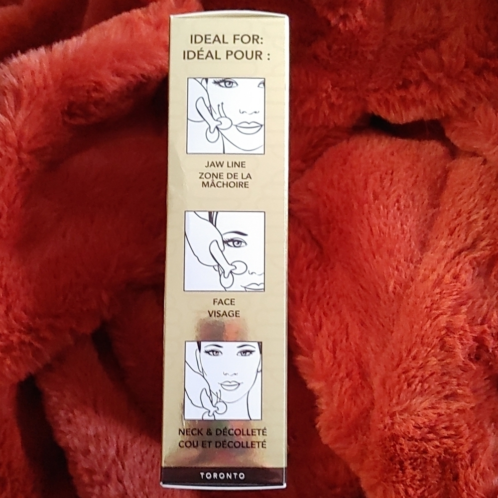 💚Elizabeth Grant face roller and cosmetic bag Nwot - Picture 3 of 8